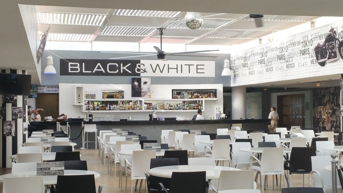 Black & White Bar